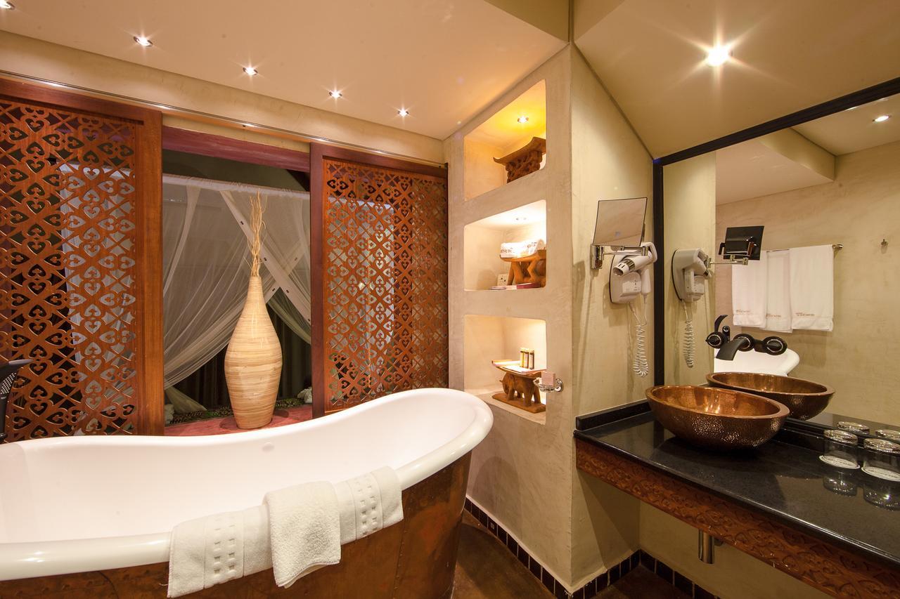 The Royal Senchi Hotel And Resort Akosombo ภายนอก รูปภาพ