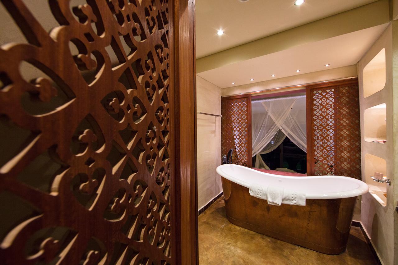 The Royal Senchi Hotel And Resort Akosombo ภายนอก รูปภาพ